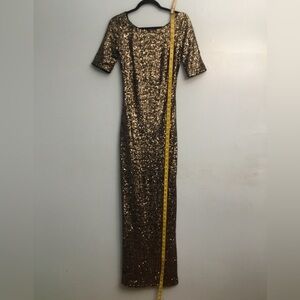 Laundry By Shelli Segal Gold Sequin Gown Short Sleeve Bateau